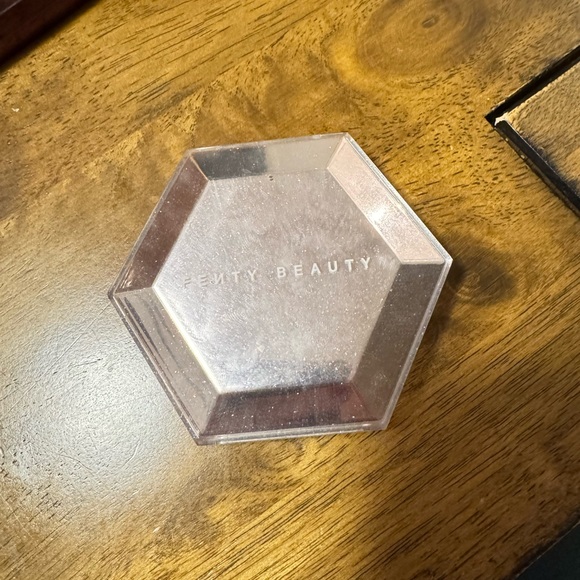 Fenty Beauty Diamond Bomb in Clear Hexagonal Case - Picture 3 of 3